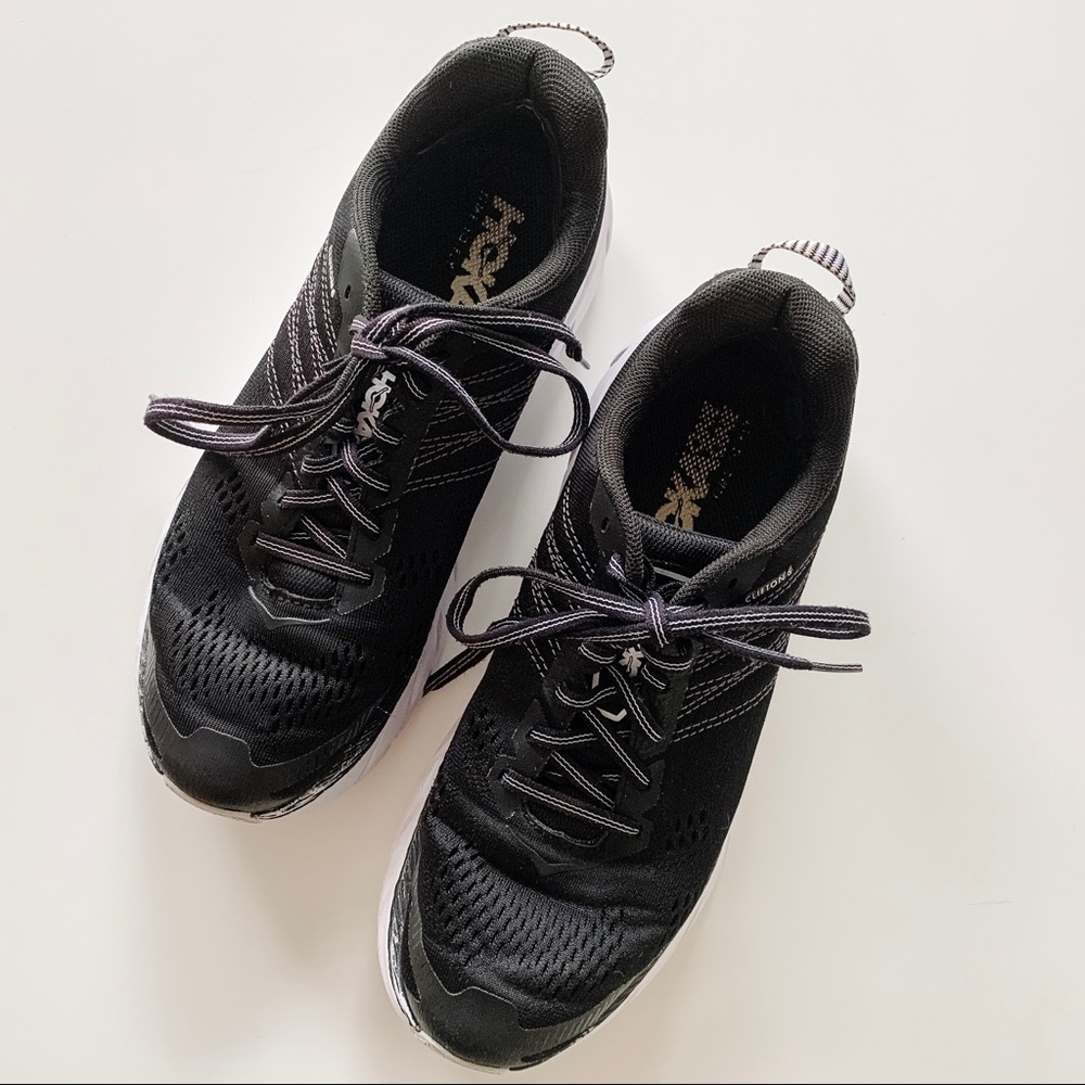 Size 8 Hoka One One “Clifton 6” Running Shoes